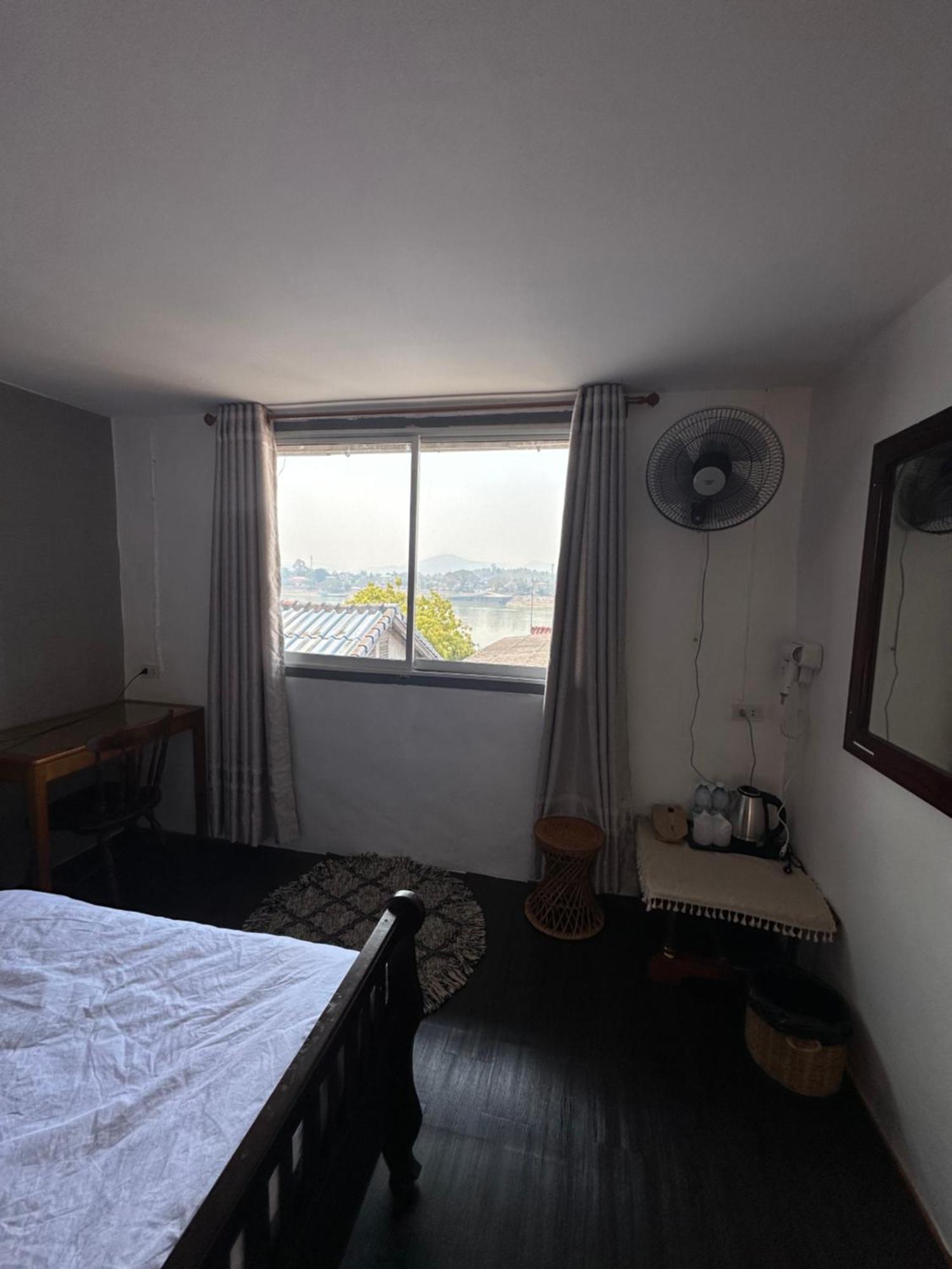 Thadan Guest House Бан Хоуейсай Екстериор снимка